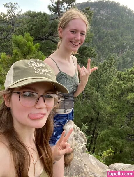 Gals O Gurk top star picture