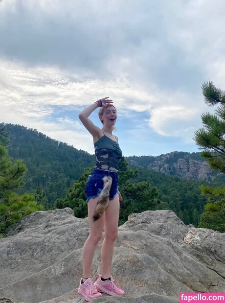 Gals O Gurk naked model pics