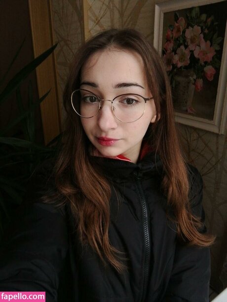 Polly Bee star nice photos