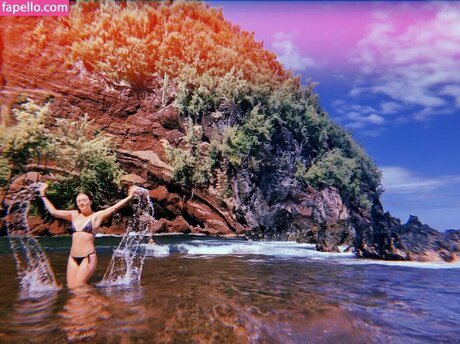 Billie Lourd star art photo