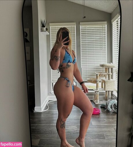 Alilangert naked actress photo