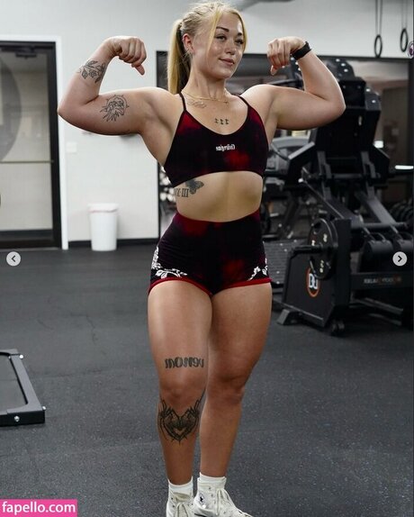 Alilangert star nude photo