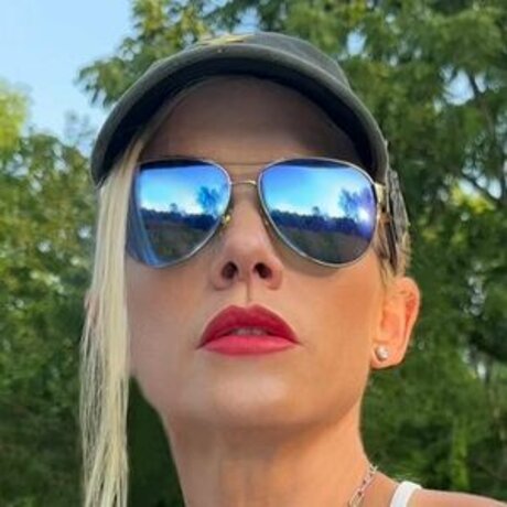 Kerri Ann Hoskins star erotic galleries