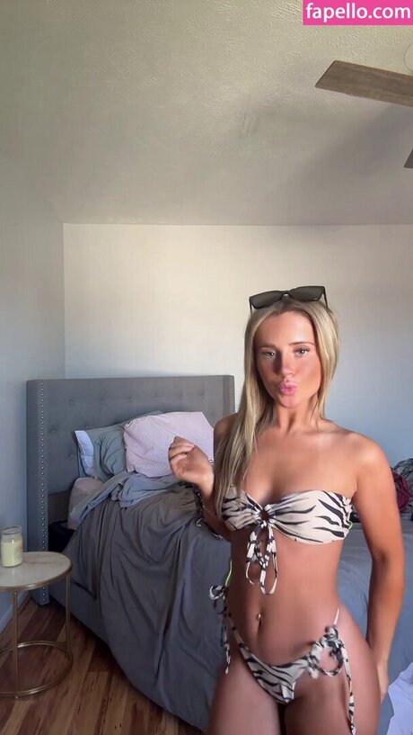 mirror selfie onlyfans free sexy picture