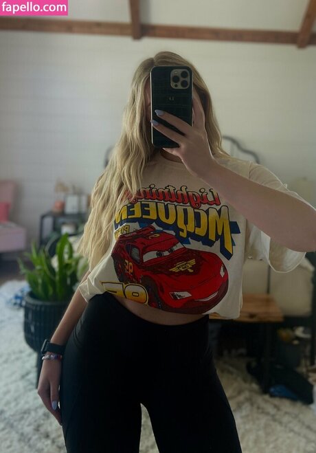 Lynzie Fulton model porn pics