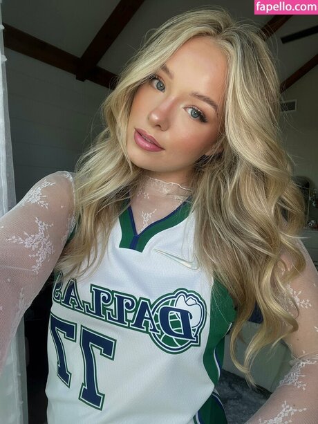 Lynzie Fulton pornstar pretty pic