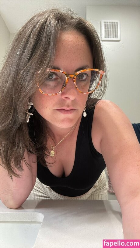 Sinbinsweetie model pretty img