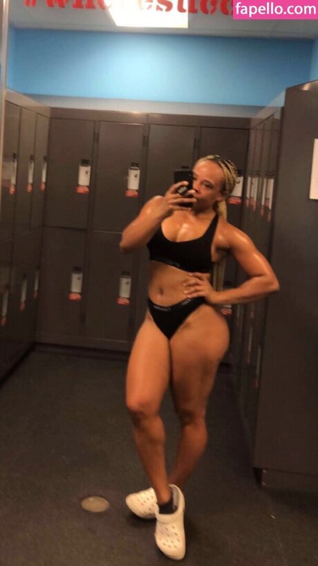 iamcassfit model nude image