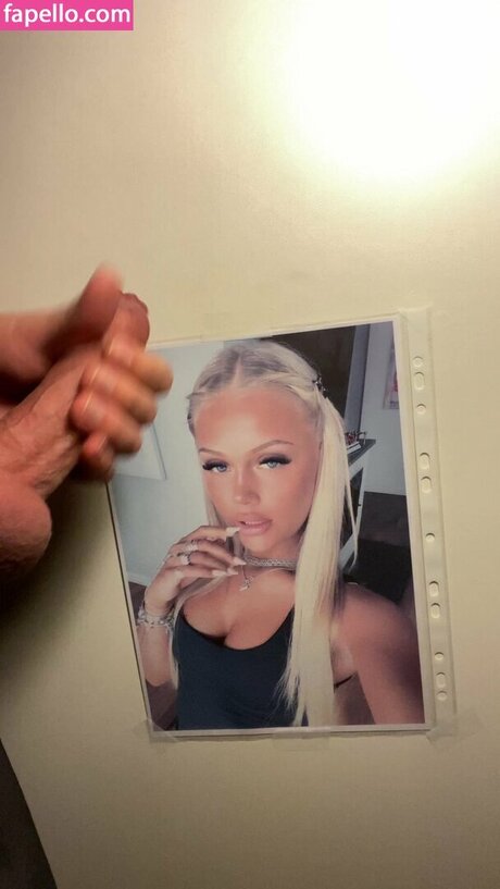 sagastq adult model photos