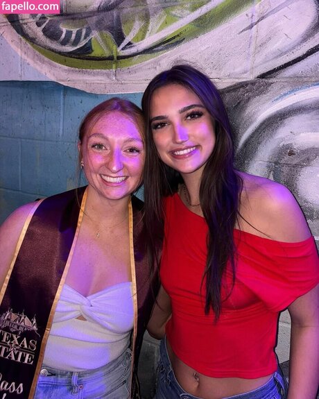 Katie Thompson star exclusive photo