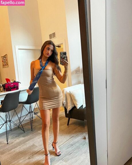 Katie Thompson model art img