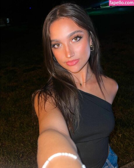 Katie Thompson naked model images