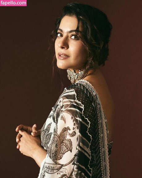 Kajol Devgn erotic star photo