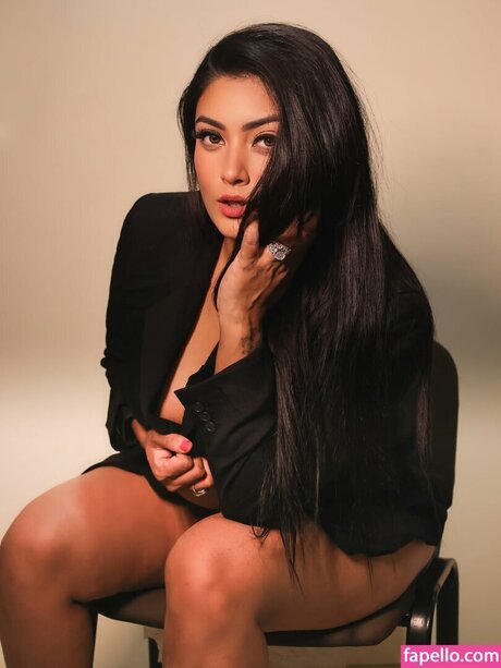 Twinkle Kapoor hd model images