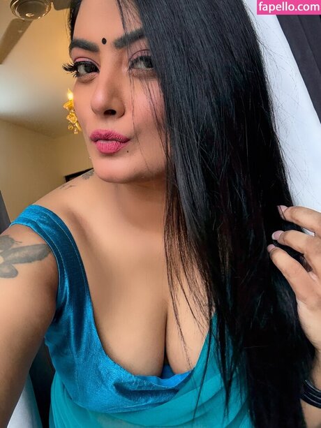 Twinkle Kapoor nude star images