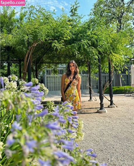 Pragya Kapoor beautiful star photo