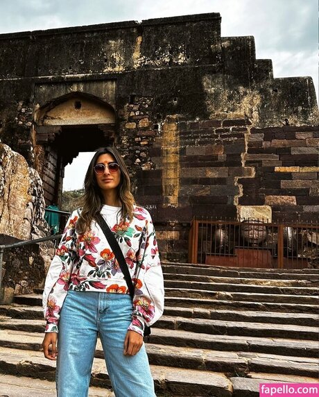 Pragya Kapoor beautiful model galleries