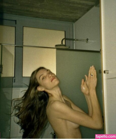 Charlotte Cardin Nue perfect model gallery