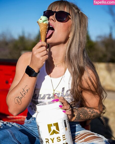 Taylor Garland star xxx picture