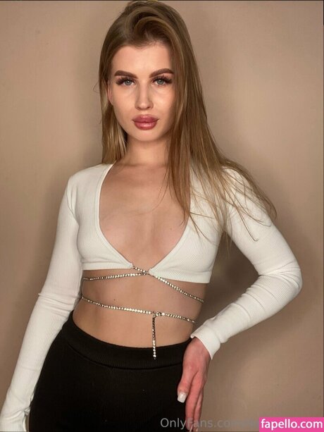 Daria Dollface art star galleries