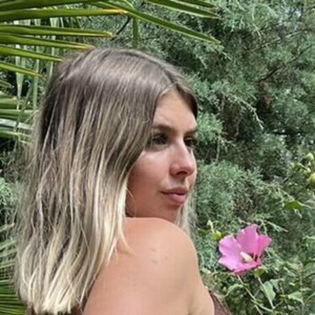 tenielleburgess pornstar exclusive pic