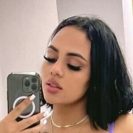 Luna Cruz model adult photos