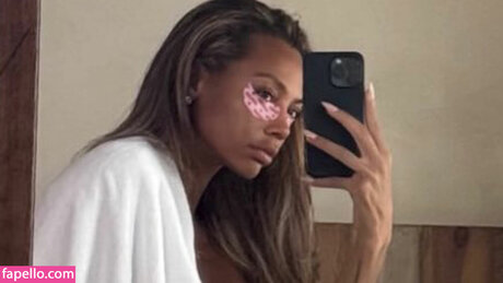 Kysre Gondrezick sexy model photos