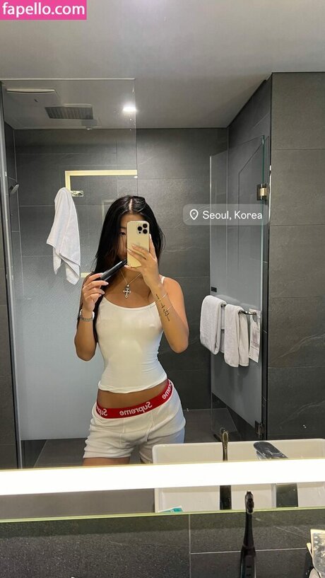 Piper Hana model pretty gallery