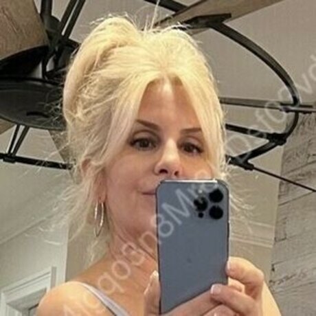 Donna Dalessandro nude model pic