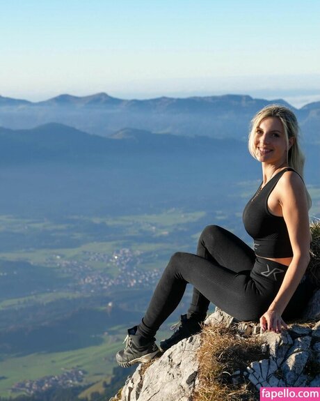 janina ejt star picture