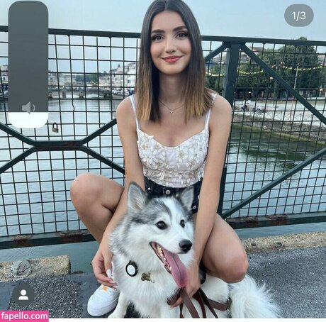 Juliette Arz star beautiful galleries