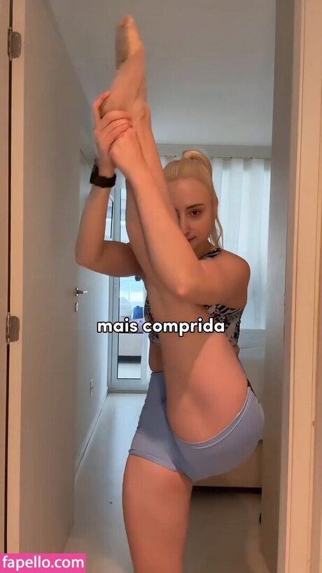 Renata Schneider art star photo