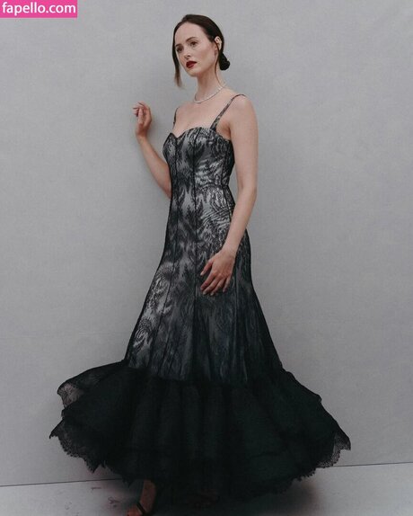 Renate Reinsve nudes model picture