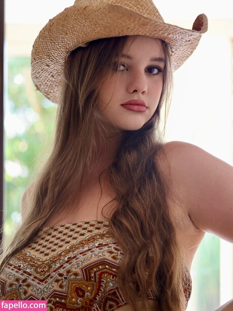 teen doggystyle onlyfans top picture