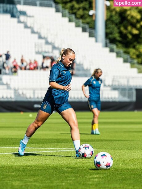 Julie Jorde perfect model picture