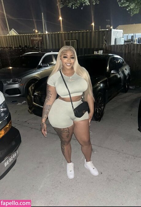 Only1lexx star nude picture