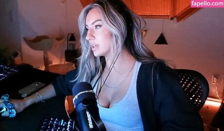 Honeyxxo top model galleries