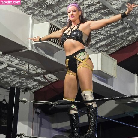 Lena Kross art star picture