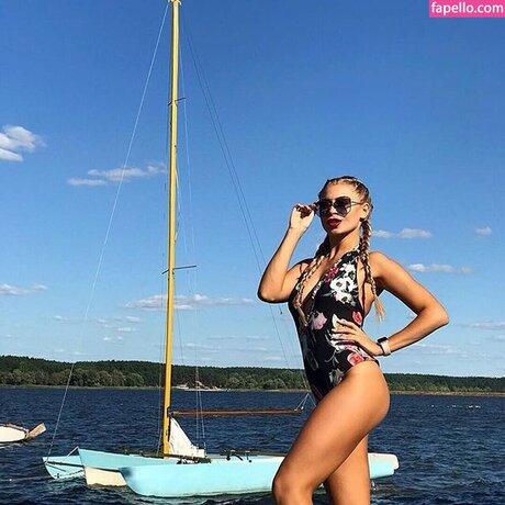 blonde tits onlyfans adult picture