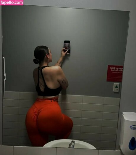 maddiewort_ model high quality image