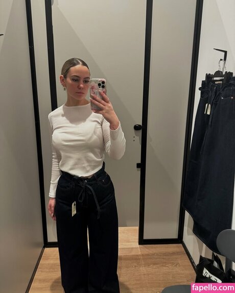 maddiewort_ naked model images