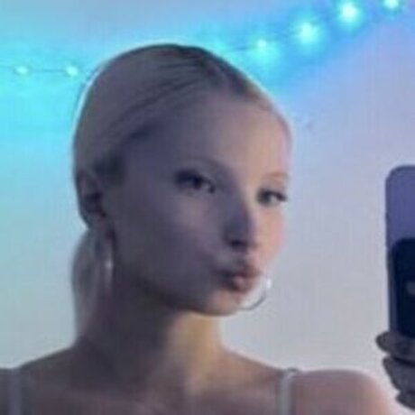 pikkukiiaaa model xxx pics