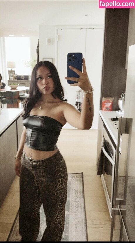 Aracelyanahiii erotic pornstar picture