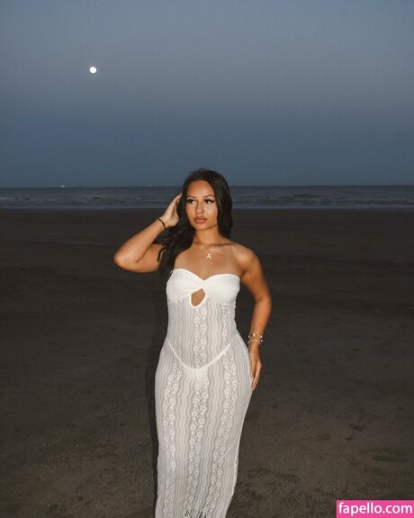 Aracelyanahiii sexy pornstar photo