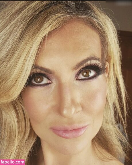 waitress onlyfans adult pic