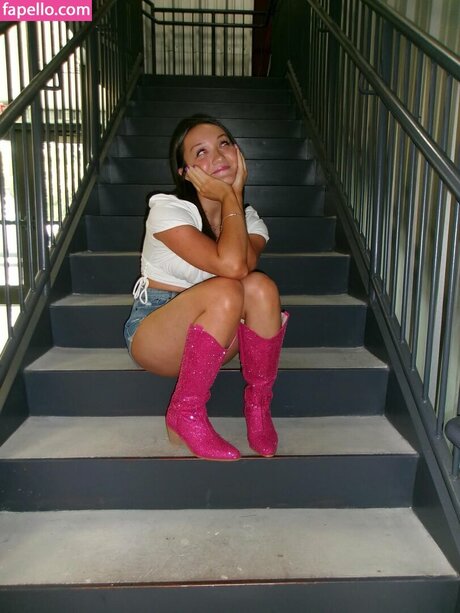 Izzy Moreno star photo