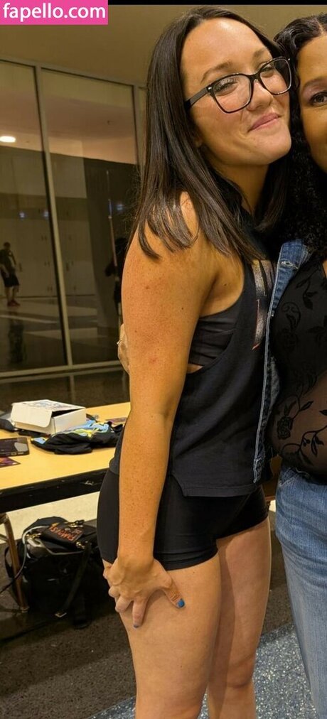 Izzy Moreno model sexy picture