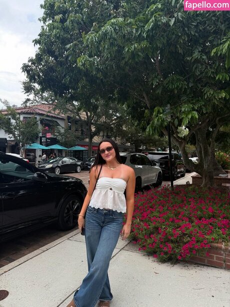 Izzy Moreno perfect actress pictures