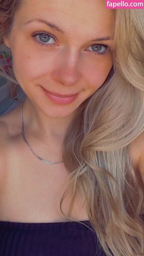 milf fake tits onlyfans sexy gallery