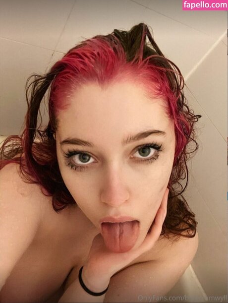 Blue Cromwyll model porn pic